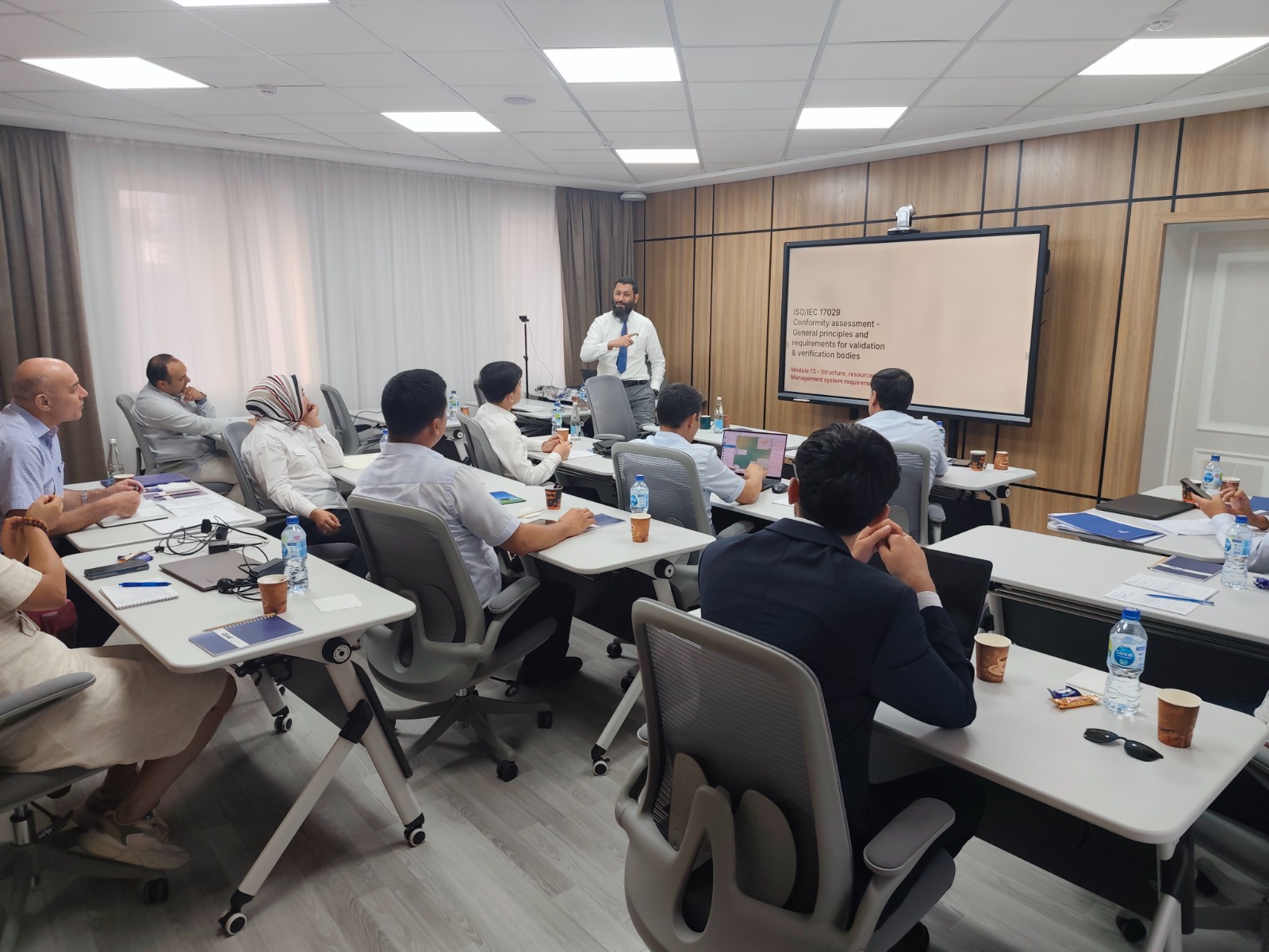 AzAK əməkdaşı Özbəkistanda beynəlxalq seminarda iştirak edib